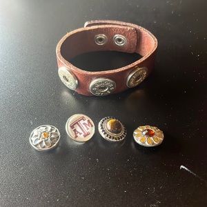 Ginger snaps bracelet and snap charms with Texas A&M snap!
